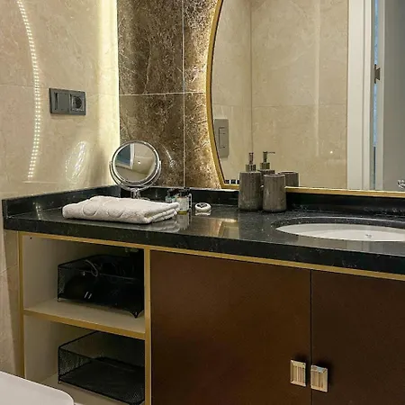 Qoople Triumph 17 Near Cleopatra Apartman *